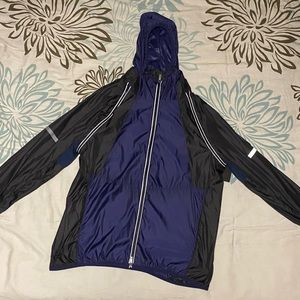 XL Blanc Noir sports rain jacket with removable sleeves. PAYMENTS ONLY THRU POSH